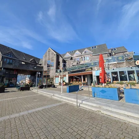Large Stylish 3-bed Townhouse | Free Parking & Walk To & Shops * Falmouth