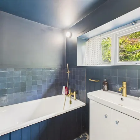 Large Stylish 3-bed Townhouse | Free Parking & Walk To & Shops Casa vacanze